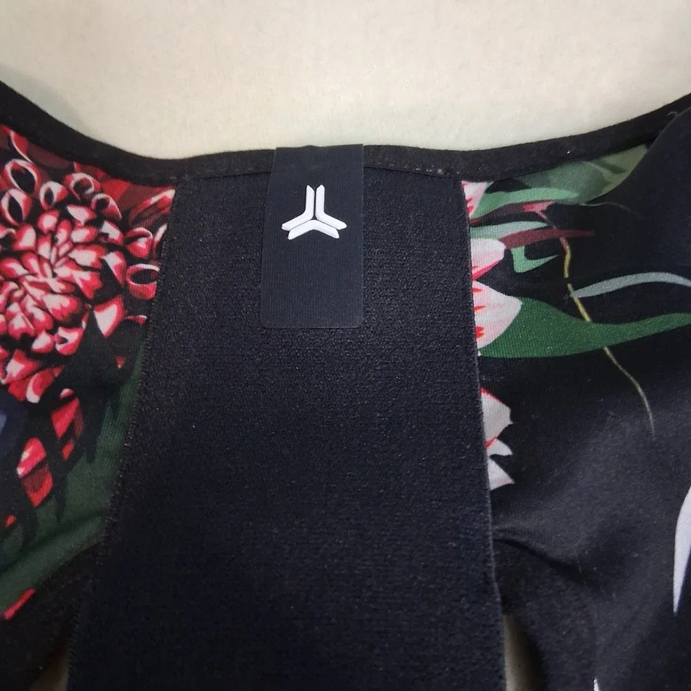 Ultracor Flores Luna Sports Bra Top Bundle (2)‎ XS Sporty Athleisure Streetwear - Picture 4 of 11